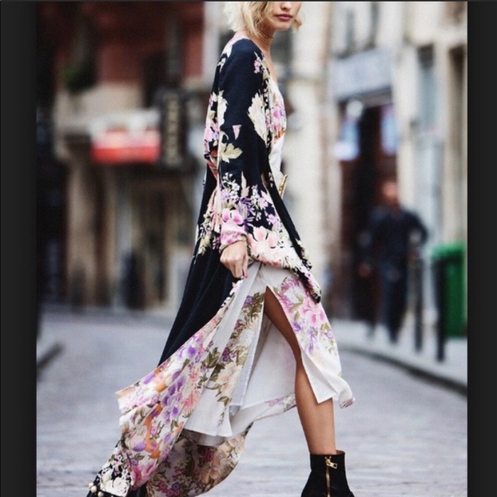 SOLD NEW SPELL "Blue Skies" Cream Floral Kimono OS - Picture 4 of 7
